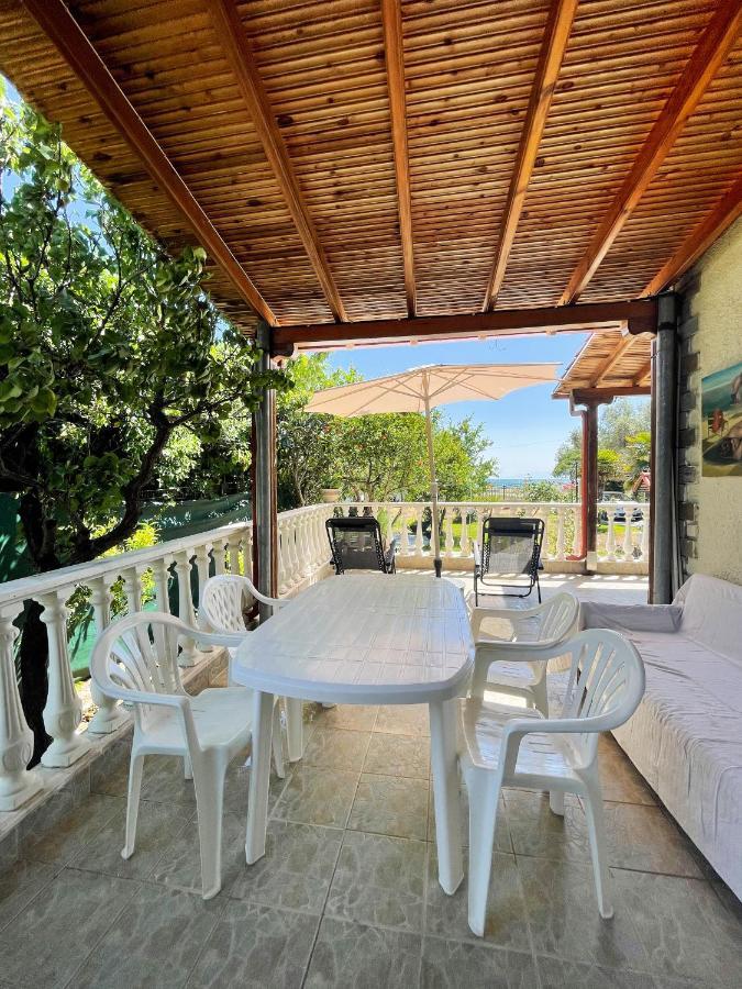 Casa Lia-Beach Front Villa Nea Kallikrateia Exterior photo